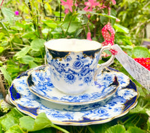 Load image into Gallery viewer, Stunning Collectors Antique Victorian Blue & White with gold Tea cup Scented Soy Candle