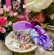 Load image into Gallery viewer, 1950s Derby Posies Coffee Cup soy candle