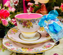 Load image into Gallery viewer, 1950s Vintage Colclough Baby Pink Floral scented Soy Tea trio