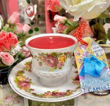 Load image into Gallery viewer, 1970s Country Roses Teacup scented soy candle