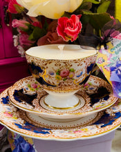 Load image into Gallery viewer, Stunning Vintage Salisbury ‘IMARI’ Tudor Shape Soy Scented Teacup trio set
