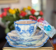 Load image into Gallery viewer, Beautiful Royal Grafton Blue & White scalloped Scented Soy Teacup Trio