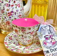 Load image into Gallery viewer, Vintage Roses Chintz ‘Windsor’ Coffee cup Soy Candle Trio set