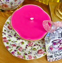 Load image into Gallery viewer, Vintage Roses Chintz ‘Windsor’ Coffee cup Soy Candle Trio set