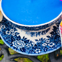 Load image into Gallery viewer, Vintage Blue & White English Country scented Soy Teacup Duo