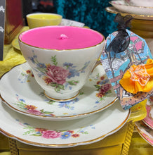 Load image into Gallery viewer, Beautiful 1960’s Regency Floral Teacup Soy Candle
