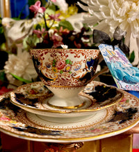Load image into Gallery viewer, Stunning Vintage Salisbury ‘IMARI’ Tudor Shape Soy Scented Teacup trio set
