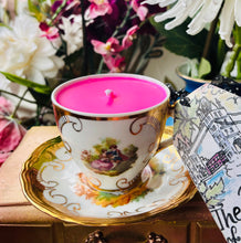 Load image into Gallery viewer, Beautiful Romeo &amp; Juliet gold Bavarian Coffee Cup Soy candle

