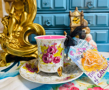 Load image into Gallery viewer, Beautiful footed vintage floral Coffee cup Soy candle
