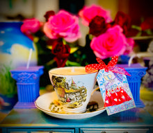 Load image into Gallery viewer, Beautiful English Country Cottage scented Soy Teacup candle
