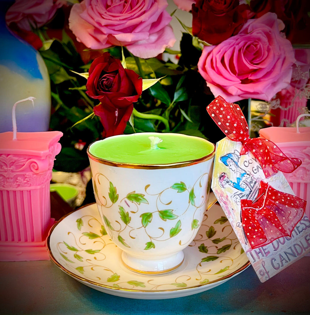 1960s New Chelsea Green Leaf Teacup scented soy candle