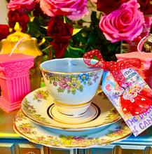 Load image into Gallery viewer, Beautiful 1950s baby Blue &amp; floral Teacup candle set
