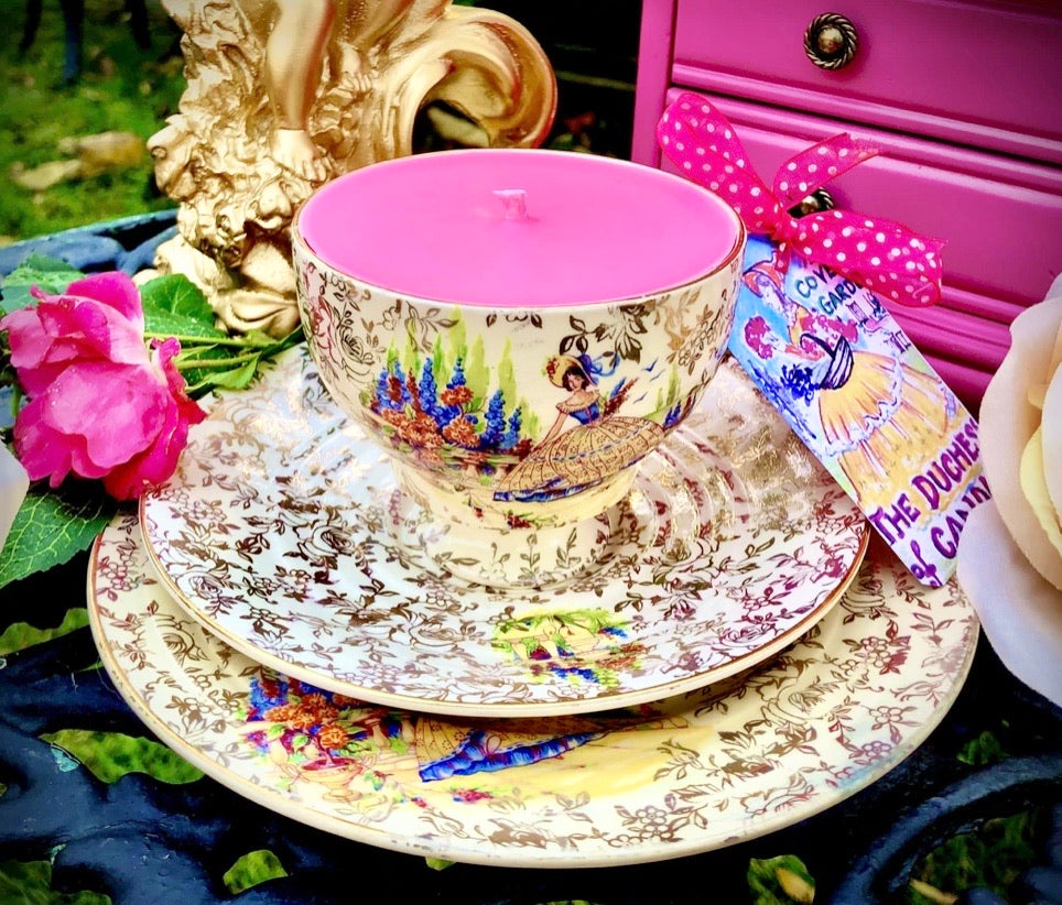 Beautiful ‘ Crinoline Lady’ 1930s Art Deco Antique Gold chintz Teacup scented Soy Candle