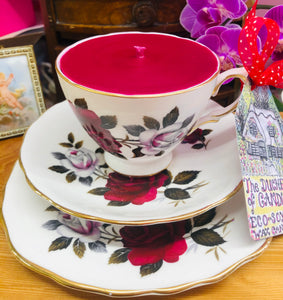Beautiful Dark Red & White Roses Vintage Teacup scented Soy Candle